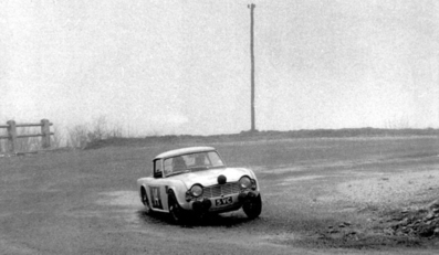 Jean Jacques Thuner - John Gretener
24º Coupe des Alpes 1963. Triumph TR 4 (5CV). Abandonó por el embrague.

Del 20 al 25 de Junio, Marseille - Chamonix - Milan - Marseille.
Superficie: asfalto.

Tomaron la salida 79 equipos, finalizaron 24.@
Palabras clave: Triumph;Alpes;1963