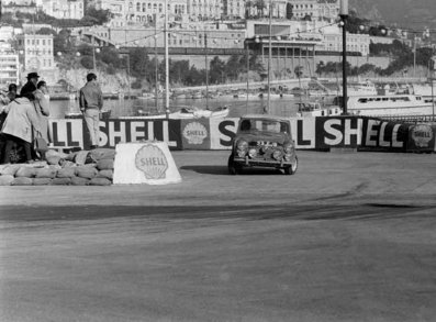 Paddy Hopkirk - Henry Liddon
33º Rallye Automobile de Monte-Carlo 1964. BMC Mini Cooper S (33 EJB). Clasificado 1º.
Copiloto Henry Liddon.

Del 18 al 21 de Enero, Monte Carlo.
Superficie: asfalto - nieve.

Se inscribieron 306 equipos, tomaron la salida 299, finalizaron 163.@
Palabras clave: Mini;Montecarlo;1964