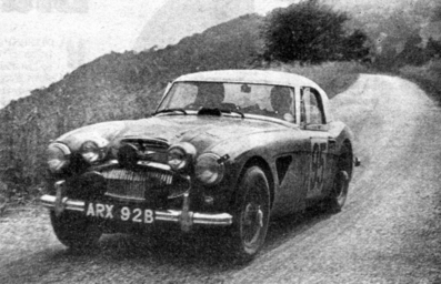 Jude Morley Donald - Erle Morley Godfrey
25º Coupe des Alpes 1964. Austin-Healey 3000 (ARX 92B). Clasificado 2º.

Del 22 al 27 de Junio, Marseille - Grenoble - Monte-Carlo.
Superficie: asfalto.

La prueba constaba 10 tramos cronometrados.
Incluyendo tramos de enlace y cronometrados tenía un total de 3412.00 km.

Tomaron la salida 73 Equipos, finalizaron 25.@
Palabras clave: Austin;Alpes;1964