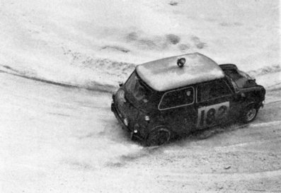 Timo Makinen - Patrick Vanson
33º Rallye Automobile de Monte-Carlo 1964. BMC Mini Cooper S (570 FMO). Clasificado 4º.

Del 18 al 21 de Enero, Monte Carlo.
Superficie: asfalto - nieve.

Se inscribieron 306 equipos, tomaron la salida 299, finalizaron 163.@
Palabras clave: Timo_Makinen;Mini;Cooper;Montecarlo;1964;nieve