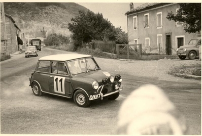 Tom Warburton - Terry Harrisson
25º Coupe des Alpes 1964. Austin Cooper S (BWH7B). Clasificado 14º.

Del 22 al 27 de Junio, Marseille - Grenoble - Monte-Carlo.
Superficie: asfalto.

La prueba constaba 10 tramos cronometrados.
Incluyendo tramos de enlace y cronometrados tenía un total de 3412.00 km.

Tomaron la salida 73 Equipos, finalizaron 25.@
Palabras clave: Mini;Alpes;1964