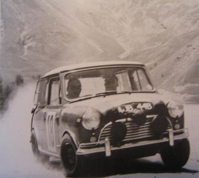 Paddy Hopkirk - Henry Liddon
25º Coupe des Alpes 1964. Morris Mini Cooper S 1275 (AJB 44B). Abandonó, desconocemos el motivo.

Del 22 al 27 de Junio, Marseille - Grenoble - Monte-Carlo.
Superficie: asfalto.

La prueba constaba 10 tramos cronometrados.
Incluyendo tramos de enlace y cronometrados tenía un total de 3412.00 km.

Tomaron la salida 73 Equipos, finalizaron 25.@
Palabras clave: Mini;Alpes;1964