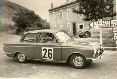 Henry Taylor - Brian Melia
25º Coupe des Alpes 1964. Ford Cortina GT. Abandonó, desconodemos el motivo.

Del 22 al 27 de Junio, Marseille - Grenoble - Monte-Carlo.
Superficie: asfalto.

La prueba constaba 10 tramos cronometrados.
Incluyendo tramos de enlace y cronometrados tenía un total de 3412.00 km.

Tomaron la salida 73 Equipos, finalizaron 25.@
Palabras clave: Ford;Alpes;1964