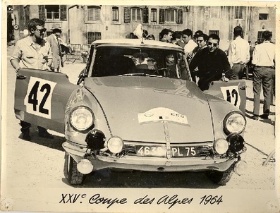 Lucien Bianchi - (Vic)
25º Coupe des Alpes 1964. Citröen DS 19. Abandonó por accidente.

Del 22 al 27 de Junio, Marseille - Grenoble - Monte-Carlo.
Superficie: asfalto.

La prueba constaba 10 tramos cronometrados.
Incluyendo tramos de enlace y cronometrados tenía un total de 3412.00 km.

Tomaron la salida 73 Equipos, finalizaron 25.@
Palabras clave: Citroen;Alpes;1964