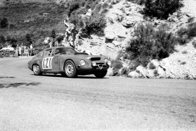 Bernard Consten - Jean Hébert
26º Rally Coupe del Alpes 1965, Alfa Romeo Giulia TZ, Clasificado 1º, dentro de los Grand Touring Class@
Palabras clave: Alfa_romeo;Alpes;1965