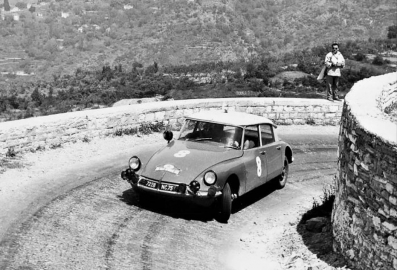 P.Vanson - J.Paul Joly
13º Acròpolis Rally 1965. Citröen DS 19.
Clasificado 2º en la clase B4, 6º en clasificaciòn general.@
Palabras clave: Citroen;Acropolis;Grecia;1965