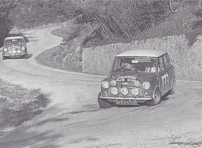 Pauline Mayman - Valerie Domleo
26º Rally Coupe del Alpes 1965, Mini Cooper 1275 S, Clasificado 13º, dentro de los Touring Class, el Mini Cooper 1275 S de detras es el de Timo Makinen - Paul Easter Clasificado 2º, dentro de los Touring Class@
Palabras clave: Mini;Alpes;1965