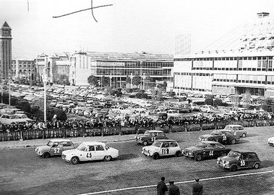 Primera prueba circuito de Montjuich (15 vueltas)
6º Rally 2 Cataluñas 1965.
El Num 52 es el Mini Cooper de Jorge Costa - Sunso Clasificado 11º
El Num 45 es el Alfa Romeo GTA de Fernand Masoero
El Num 55 es el Mini Cooper de Clement - Martin Clasificado 14º
El Num 44 es el Alfa Romeo GTA de Willy Mairesse - Maurice Gauvin Clasificado 2º
El Num 56 es el Mini Cooper de Michel Castaing
Palabras clave: Catalunya;1965