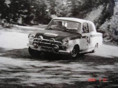 Roger Albert Clark - Brian Melia
27º Rally Alpine Cup 1966, Ford Lotus Cortina, Clasificado 2º@
Palabras clave: Ford;Alpes;1966