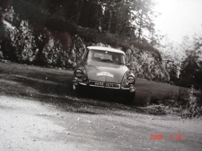 Lucien Bianchi - Christian Delferrier
27º Rally Alpine Cup 1966, Citröen DS 21, Clasificado 8º.@
Palabras clave: Citroen;Alpes;1966