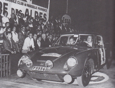 Pat Moss-Carlsson - Elizabeth Nyström
27º Rally Alpine Cup 1966, Saab Sonett V4, Retirada@
Palabras clave: Pat_Moss-Carlsson;Saab;Alpes;1966