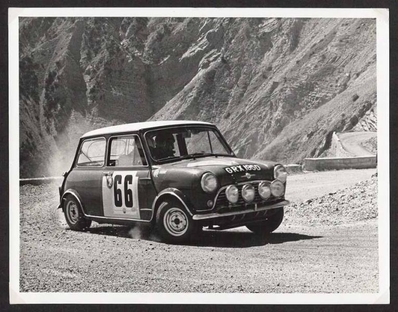 Richard Anthony (Tony) Fall - Mike Wood
27º Rally Alpine Cup 1966, Mini Cooper S 1275, Retirado por perdida de rueda@
Palabras clave: Mini;Alpes;1966