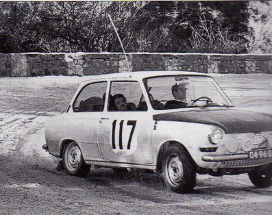 Claude Laurent - Jacques Marche
36º Rallye Automobile de Monte-Carlo 1967. DAF 44 (04-96-DJ). Clasificado 75º.

Del 14 al 20 de Enero, Monaco.
Superficie: asfalto - nieve.

Se inscribieron 221 equipos, tomaron la salida 195, finalizaron 92.@
Palabras clave: DAF;Montecarlo;1967