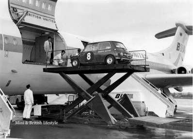 15º East African Safari Rally 1967
Morris Mini Cooper S 1275 (HJB 656D) de Rauno August Aaltonen - Henry Liddon. Abandonaron por sobrecalentamiento del motor.

Cargando el Mini a través de la puerta de carga de un Vickers VC10.

Del 23 al 27 de Marzo, Nairobi – Dar es Salaam – Nairobi.
Superficie: tierra.

Tomaron la salida 91 equipos, finalizaron 49.
@
Palabras clave: ;Safari;Mini;Cooper;1967