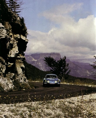 Jean Vinatier - Jean-François Jacob
29º Coupe des Alpes 1968. Alpine-Renault A110 1440 (4839 GG 76). Clasificado 1º.

Del 2 al 8 de Septiembre, Marseille - Aix les Bains - Antibes, Francia.
Superficie: asfalto.

La prueba constaba de 3 etapas con un total de 174.10 km cronometrados divididos en 10 tramos especiales.

Tomaron la salida 64 equipos, finalizaron 12.@
Palabras clave: Renault;Alpine;Alpes;1968