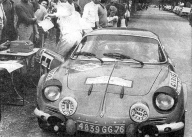 Jean Vinatier - Jean-François Jacob
29º Coupe des Alpes 1968. Alpine-Renault A110 1440 (4839 GG 76). Clasificado 1º.

Del 2 al 8 de Septiembre, Marseille - Aix les Bains - Antibes, Francia.
Superficie: asfalto.

La prueba constaba de 3 etapas con un total de 174.10 km cronometrados divididos en 10 tramos especiales.

Tomaron la salida 64 equipos, finalizaron 12.@
Palabras clave: Renault;Alpine;Alpes;1968