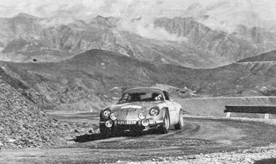 Jean-François Piot - Claude Grandval
29º Coupe des Alpes 1968. Alpine-Renault A110 1440 (4842 GG 76). Abandonó por accidente.

Del 2 al 8 de Septiembre, Marseille - Aix les Bains - Antibes, Francia.
Superficie: asfalto.

La prueba constaba de 3 etapas con un total de 174.10 km cronometrados divididos en 10 tramos especiales.

Tomaron la salida 64 equipos, finalizaron 12.@
Palabras clave: Renault;Alpine;Alpes;1968