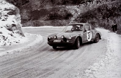 Björn Waldegård - Lars Helmér
38º Rallye Automobile de Monte-Carlo 1969. Porsche 911 S (S-L 2263). Clasificado 1º.

Del 17 al 24 de Enero, Monte-Carlo.
Superficie: asfalto - nieve.

El Rally tenia un total de 225.00 km cronometrados.

Se inscribieron 211 equipos, tomaron la salida 183, finalizaron 44.@
Palabras clave: Bjorn_Waldegard;Lars_Helmer;Porsche;Montecarlo;1969;Nieve