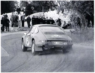 Björn Waldegård - Lars Helmér
38º Rallye Automobile de Monte-Carlo 1969. Porsche 911 S (S-L 2263). Clasificado 1º.

Del 17 al 24 de Enero, Monte-Carlo.
Superficie: asfalto - nieve.

El Rally tenia un total de 225.00 km cronometrados.

Se inscribieron 211 equipos, tomaron la salida 183, finalizaron 44.@
Palabras clave: Bjorn_Waldegard;Lars_Helmer;Porsche;Montecarlo;1969;Nieve