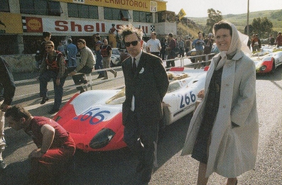 60º Targa Florio 1969.
Ferry i Dorothea Porsche delante del Porsche 908-02 de Gerhard Mitter - Udo Schütz, clasificado 1º.@
Palabras clave: Porsche;Targa_Florio;1969;Personajes