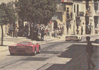 60º Targa Florio 1969
Jonathan Williams - Alberto Nicodemi, Porsche 907, no acabò (DNF), delante, Enrico Pinto & Giovanni Alberti, Alfa Romeo Tipo 33-2, clasificado 5º.@
Palabras clave: Porsche;Alfa;Romeo;Targa_Florio;1969