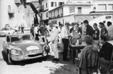 Jean-Claude Syda - René Flandin
30º Coupe des Alpes 1969. Citröen DS 21 Proto (8717 SL 38). Abandonó por accidente.

Este mismo coche el año anterior y en este esta misma prueba, conducido por Robert Neyret, tambien tuvo un accidente.

Del 1 al 6 de Octubre, Marseille - Evian - Juan les Pins, Francia.
Superficie: asfalto.

Tomaron la salida 66 equipos, finalizaron 25.@
Palabras clave: Citroen;Alpes;1969