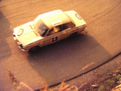 Jean-Pierre Hanrioud - Jacques Chevaillier
30º Coupe des Alpes 1969. BMW 2002. Abandonó por la cajade cambios.

Del 1 al 6 de Septiembre, Marseille - Evian - Juan les Pins.
Superficie: asfalto.

Desconocemos de cuantos kilómetros constaba la prueba tanto totales como cronometrados.

Tomaron la salida 66 equipos, finalizaron 25.@
Palabras clave: BMW;Alpes;1969