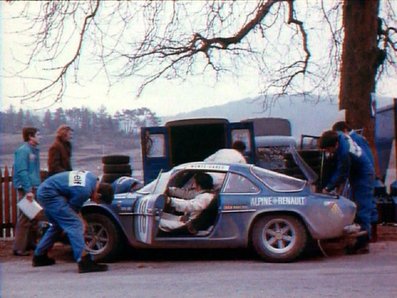 Asistencia en el 39º Rallye Automobile de Monte-Carlo 1970
En el Alpine-Renault A110 1300 (3413 GP 76) de Jean-Pierre Nicolas - Claude Roure, clasificados 3º.

Del 16 al 24 de Enero, Monte Carlo.
Superficie: asfalto - nieve

El Rally constaba de un total de 405.50 km cronometrados.

Se inscribieron 232 equipos, tomaron la salida 184, finalizaron 77.@
Palabras clave: Jean-Pierre_Nicolas;Claude_Roure;Renault;Alpine;A110;Montecarlo;1970;Asistencias