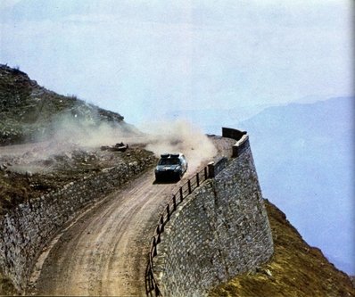 Robert Redgrave - Phil Cooper - Bob Freeborough
Daily Mirror London-Mexico World Cup Rally 1970. Morris 1800. Clasificado 9º.

Del 19 de Abril al 27 de Mayo, Londres - Mexico.
Superficie: tierra - asfalto.

ITINERARIO:
Reino Unido, Francia, Alemania Occidental, Austria, Hungría, Yugoslavia, Bulgaria, regreso a Yugoslavia, Italia, Sur de Francia, España, Portugal.
REINICIO:
Brasil, Uruguay, Argentina, Chile, regreso a Argentina, Bolivia, Perú, Ecuador, Colombia, Panamá, Costa Rica, Nicaragua, Honduras, El Salvador, Guatemala y México.

La prueba constaba de 29 tramos especiales con un total de 25.750.00 km incluyendo los tramos de enlace.

Tomaron la salida 96 equipos, finalizaron 26.
@
Palabras clave: ;Phil_Cooper;Londres-Mexico;Morris;1970