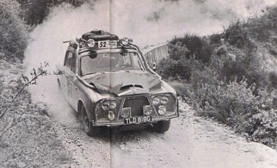 R.K.Richards - Bill Bengry - David Skellington
Daily Mirror London-Mexico World Cup Rally 1970. Rolls-Royce Silver Shadow. Abandonó, desconocemos el motivo.

Richards regresó a Inglaterra pero Bengry se re-engancho para ofrecer ayuda a los que continuaban, llegando a llevar un equipo de soldadura en el coche.

Anecdota:
En Portugal rompieron un buje de la suspensión, el recambio fue ofrecido por otro millonario de Lisboa para que pudieran continuar.

Del 19 de Abril al 27 de Mayo, Londres - Mexico.
Superficie: tierra - asfalto.

ITINERARIO:
Reino Unido, Francia, Alemania Occidental, Austria, Hungría, Yugoslavia, Bulgaria, regreso a Yugoslavia, Italia, Sur de Francia, España, Portugal.
REINICIO:
Brasil, Uruguay, Argentina, Chile, regreso a Argentina, Bolivia, Perú, Ecuador, Colombia, Panamá, Costa Rica, Nicaragua, Honduras, El Salvador, Guatemala y México.

La prueba constaba de 29 tramos especiales con un total de 25.750.00 km incluyendo los tramos de enlace.

Tomaron la salida 96 equipos, finalizaron 26.
@
Palabras clave: R.K.Richards;David_Skellington;Londres-Mexico;Rolls-Royce;1970