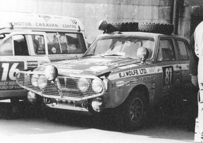 Daily Mirror London-Mexico World Cup Rally 1970
81# Hillman Hunter GT de Mike Tyrrell - Bernard Unett.
16# Ford Escort Elba Motor Caravan de James Gardner - Laurie Ritchie.
Ambos abandonaron, desconocemos el motivo.

Del 19 de Abril al 27 de Mayo, Londres - Mexico.
Superficie: tierra - asfalto.

ITINERARIO:
Reino Unido, Francia, Alemania Occidental, Austria, Hungría, Yugoslavia, Bulgaria, regreso a Yugoslavia, Italia, Sur de Francia, España, Portugal.
REINICIO:
Brasil, Uruguay, Argentina, Chile, regreso a Argentina, Bolivia, Perú, Ecuador, Colombia, Panamá, Costa Rica, Nicaragua, Honduras, El Salvador, Guatemala y México.

La prueba constaba de 29 tramos especiales con un total de 25.750.00 km incluyendo los tramos de enlace.

Tomaron la salida 96 equipos, finalizaron 26.
@
Palabras clave: Londres-Mexico;Hillman;Escort;1970