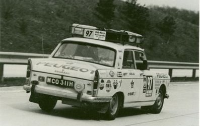 Ken Haskell - David Paull - Douglas Larson
Daily Mirror London-Mexico World Cup Rally 1970. Peugeot 404 (MCO 311H). Abandonó, desconocemos el motivo.

Del 19 de Abril al 27 de Mayo, Londres - Mexico.
Superficie: tierra - asfalto.

ITINERARIO:
Reino Unido, Francia, Alemania Occidental, Austria, Hungría, Yugoslavia, Bulgaria, regreso a Yugoslavia, Italia, Sur de Francia, España, Portugal.
REINICIO:
Brasil, Uruguay, Argentina, Chile, regreso a Argentina, Bolivia, Perú, Ecuador, Colombia, Panamá, Costa Rica, Nicaragua, Honduras, El Salvador, Guatemala y México.

La prueba constaba de 29 tramos especiales con un total de 25.750.00 km incluyendo los tramos de enlace.

Tomaron la salida 96 equipos, finalizaron 26.
@
Palabras clave: Londres-Mexico;Peugeot;1970