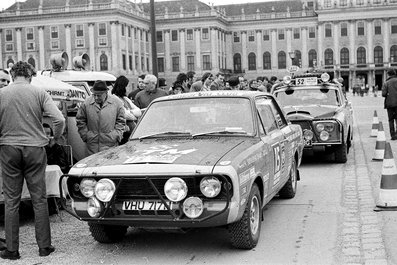 Daily Mirror London-Mexico World Cup Rally 1970
Del 19 de Abril al 27 de Mayo, Londres - Mexico.
Superficie: tierra - asfalto.

ITINERARIO:
Reino Unido, Francia, Alemania Occidental, Austria, Hungría, Yugoslavia, Bulgaria, regreso a Yugoslavia, Italia, Sur de Francia, España, Portugal.
REINICIO:
Brasil, Uruguay, Argentina, Chile, regreso a Argentina, Bolivia, Perú, Ecuador, Colombia, Panamá, Costa Rica, Nicaragua, Honduras, El Salvador, Guatemala y México.

La prueba constaba de 29 tramos especiales con un total de 25.750.00 km incluyendo los tramos de enlace.

Tomaron la salida 96 equipos, finalizaron 26.

Para mas informacion [url=http://wp.me/p6aCPr-4Y] Clic en la foto o aqui si esta azul[/url]
For more information [url=http://wp.me/p6aCPr-4Y] Click on the picture or here if blue [/url]
Palabras clave: Londres;Mexico;1970;Evora