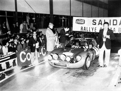 Manel Juncosa - Manuel Salsas
19º Rally Costa Brava 1971. Fiat Abarth 2000 (OT). Clasificado 2º.

13-14 Febrero Coeficiente 5

El Rally tenia un total de 698.5 de los que 173,5 Km divididos en 14 tramos, eran especiales.

Se inscribieron 66 equipos, tomaron la salida 51, finalizaron 22.@
Palabras clave: Manuel_Juncosa;Costa_Brava;Fiat;Abarth;1971;Parque_Cerrado