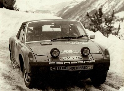 Björn Waldegard - Hans Thorszelius
40º Rallye Automobile de Monte-Carlo 1971. Porsche 914/6 (S-Y 7714). Clasificado 3º.

Del 22 al 29 de Enero, Monte-Carlo.
Superficie: asfalto - nieve con 455,90 km cronometrados divididos en 17 tramos especiales.
Para el tramo final, Col des Banquettes - Col de la Madonne de Gorbio de 28.00 km calificaron 60 equipos, a partir de la posición 23 los equipos fueron clasificados oficialmente hasta el 30.
Se inscribieron 282 equipos, tomaron la salida 224, finalizaron 30.@
Palabras clave: Bjorn_Waldegard;Porsche;Montecarlo;nieve;1971