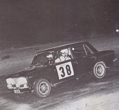 Salvador Servià i Costa  - Agustà­ Boix
7º Rallye Barcelona-Andorra 1971. Seat 1430. Clasificado 5º.
20-21 Noviembre. Coef.4
El Rally tenia un total de 597 Km de los que 102.8 km divididos en 7 tramos, eran especiales.
Se inscribieron 88 participantes, tomaron la salida 70, finalizaron 47.
Durante los años 1965 y 1972 este Rally fue el sustituto del Rallye Catalunya, el cual no se celebraba.
Palabras clave: Barcelona_Andorra;1971
