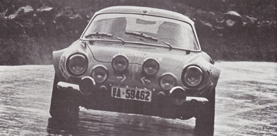 Lucas Sainz - Juan Carlos Oñoro
5º Rallye Firestone 1971. Alpine-Renault A110 1500 (FASA-Renault). Clasificado 5º.

Del 13 al 14 de Noviembre.
Coef. 4,2 (Vizcaya)

El Rally tenia 100,4 Km cronometrados divididos en 13 tramos. (No sabemos los Km totales del Rallye).

Se inscribieron 89 equipos, tomaron la salida 58, finalizaron 33.@
Palabras clave: Alpine;Renault;Firestone;Vizcaya;1971