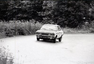 Marie Claude Beaumont - Martina de la Grandrive
31º Coupe des Alpes 1971. Opel Ascona SR 1.9 (1826 BB 93). Clasificada 9ª.

Del 25 al 26 de Junio, Uriage-Marseille.
Superficie: asfalto.

La prueba tenia un total de 1420.00 km de los que 800.00 km eran cronometrados.

No sabemos cuantos equipos tomaron la salida, finalizaron 36.@
Palabras clave: Opel;Alpes;1971;Mujeres;Womens