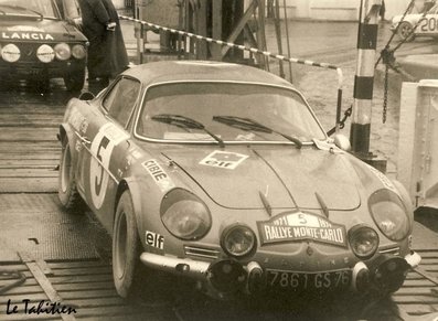 Jean Vinatier - Maurice Gelin
40º Rallye Automobile de Monte-Carlo 1971. Alpine Renault A 110 1600 (7861 GS 76). Clasificado 9º.

Del 22 al 29 de Enero, Monte-Carlo.
Superficie: asfalto - nieve con 455,90 km cronometrados.

Para el tramo final, Col des Banquettes - Col de la Madonne de Gorbio de 28.00 km calificaron 60 equipos, a partir de la posición 23 los equipos fueron clasificados oficialmente hasta el 30.

Se inscribieron 282 equipos, tomaron la salida 224, finalizaron 30.@
Palabras clave: Jean_Vinatier;Montecarlo;Renault;Alpine;1971;parque_cerrado