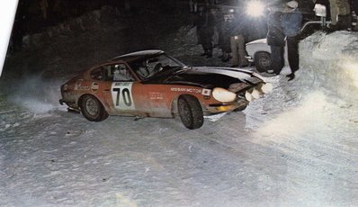 Richard Anthony (Tony) Fall - Mike Wood
40º Rallye Automobile de Monte-Carlo 1971. Datsun 240Z (TKS33SA986). Clasificado 10º.

Del 22 al 29 de Enero, Monte-Carlo.
Superficie: asfalto - nieve con 455.90 km cronometrados divididos en 17 tramos especiales.

Para el tramo final, Col des Banquettes - Col de la Madonne de Gorbio de 28.00 km calificaron 60 equipos, a partir de la posición 23 los equipos fueron clasificados oficialmente hasta el 30.

Se inscribieron 282 equipos, tomaron la salida 224, finalizaron 30.@
Palabras clave: Tony_Fall;Datsun;Montecarlo;1971;nieve