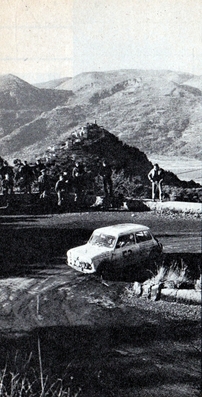 Andrew Cowan - Johnstone Syer
40º Rallye Automobile de Monte-Carlo 1971. BMC Mini Cooper S (URX 550G). Clasificado 21º.
Del 22 al 29 de Enero, Monte-Carlo.
Superficie: asfalto - nieve con 455,90 km cronometrados.
Para el tramo final, Col des Banquettes - Col de la Madonne de Gorbio de 28.00 km calificaron 60 equipos, a partir de la posición 23 los equipos fueron clasificados oficialmente hasta el 30.
Se inscribieron 282 equipos, tomaron la salida 224, finalizaron 30.@
Palabras clave: ;Mini;Cooper;Montecarlo;1971