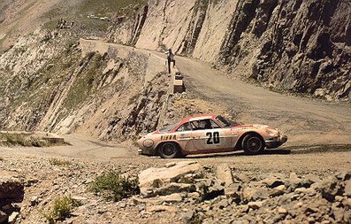 Claudine Trautmann-Bouchet - Dominique Laurent
31º Coupe des Alpes 1971. Alpine-Renault A110. Abandonó por accidente.

Del 25 al 26 de Junio, Uriage-Marseille.
Superficie: asfalto.

La prueba tenia un total de 1420.00 km de los que 800.00 km eran cronometrados.

No sabemos cuantos equipos tomaron la salida, finalizaron 36.@
Palabras clave: Renault;Alpine;Alpes;1971
