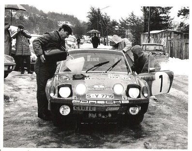 Gérard Larrousse - Jean-Claude Perramond
40º Rallye Automobile de Monte-Carlo 1971. Porsche 914/6 (S-Y 7716). Abandonó por el embrague.

Del 22 al 29 de Enero, Monte-Carlo.
Superficie: asfalto - nieve con 455.90 km cronometrados divididos en 17 tramos especiales.

Para el tramo final, Col des Banquettes - Col de la Madonne de Gorbio de 28.00 km calificaron 60 equipos, a partir de la posición 23 los equipos fueron clasificados oficialmente hasta el 30.

Se inscribieron 282 equipos, tomaron la salida 224, finalizaron 30.@
Palabras clave: Gerard_Larrousse;Porsche;Montecarlo;1971;Asistencias