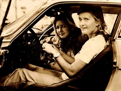 Annick Girard - Marie Odile Desvignes
31º Rally Coupe del Alpes 1971. Alpine-Renault A110 1600 S (1625 SY 38).
Clasificada 5ª y 1ª en Coupe de Dames para el Criteriums France Championship (coef 4).

Del 25 al 26 de Junio, Uriage-Marseille.
Superficie: asfalto.

La prueba tenia un total de 1420.00 km de los que 800.00 km eran cronometrados.

No sabemos cuantos equipos tomaron la salida, finalizaron 36.
@
Palabras clave: Renault;Alpine;Alpes;1971;Personajes;Mujeres;Womens