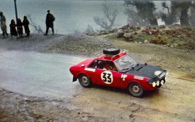 Amilcare Ballestrieri - Arnaldo Bernacchini
40º Rallye Automobile de Monte-Carlo 1971. Lancia Fulvia 1.6 Coupé HF (TO D41888). Abandonó por el semieje.

Del 22 al 29 de Enero, Monte-Carlo.
Superficie: asfalto - nieve con 455,90 km cronometrados divididos en 17 tramos especiales.
Para el tramo final, Col des Banquettes - Col de la Madonne de Gorbio de 28.00 km calificaron 60 equipos, a partir de la posición 23 los equipos fueron clasificados oficialmente hasta el 30.
Se inscribieron 282 equipos, tomaron la salida 224, finalizaron 30.@
Palabras clave: Lancia;Fulvia;Montecarlo;1971