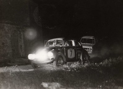 Janger Günther - Walter Wessiak
5º Rally dell'Isola d'Elba - 10º Trofeo Bettoja 1972. Volkswagen 1302 S (S117.238). Clasificado 5º.

Del 6 al 8 de Abril, Portoferraio.
Superficie: tierra.

El Rally tenia un total de 194.08 km cronometrados divididos en 2 etapas y 26 tramos especiales.

Tomaron la salida 107 equipos, finalizaron 27.@
Palabras clave: Volkswagen;Elba;1972