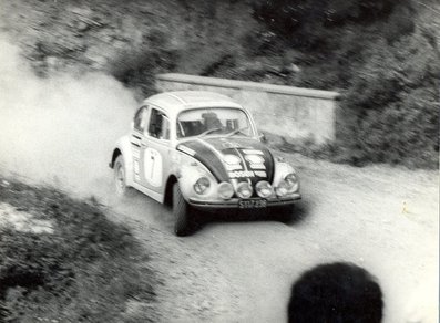 Janger Günther - Walter Wessiak
5º Rally dell'Isola d'Elba - 10º Trofeo Bettoja 1972. Volkswagen 1302 S (S117.238). Clasificado 5º.

Del 6 al 8 de Abril, Portoferraio.
Superficie: tierra.

El Rally tenia un total de 194.08 km cronometrados divididos en 2 etapas y 26 tramos especiales.

Tomaron la salida 107 equipos, finalizaron 27.@
Palabras clave: Volkswagen;Elba;1972