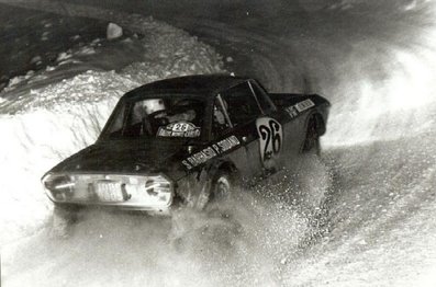 Sergio Barbasio - Piero Sodano
41º Rallye Automobile de Monte-Carlo 1972. Lancia Fulvia 1.6 Coupé HF (TO B99805). Clasificado 6º.

Del 21 al 28 de Enero, Monte-Carlo.
Superficie: asfalto - nieve.

El Rally constaba de 2 etapas y 437.50 km cronometrados divididos en 16 tramos especiales.

Se inscribieron 299 equipos, tomaron la salida 264, finalizaron 40.@
Palabras clave: Lancia;Fulvia;Montecarlo;1972;nieve