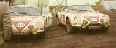 41º Rallye Automobile de Monte-Carlo 1972
60# Alpine-Renault A110 1600 (4236 TC 38) de Pat Moss-Carlsson - Elizabeth Crellin, clasificada 10ª y 1ª en Copa de Damas.

47# Alpine-Renault A110 1600 (4234 TC 38) es el de su compañera de Equipo, Claudine Bouchet - Marie-Odile Desvignes, abandonó, desconocemos el motivo.

Del 21 al 28 de Enero, Monte-Carlo.
Superficie: asfalto - nieve.

El Rally constaba de 2 etapas y 437.50 km cronometrados divididos en 16 tramos especiales.

Se inscribieron 299 equipos, tomaron la salida 264, finalizaron 40.@
Palabras clave: Pat_Moss-Carlsson;Renault;Alpine;A110;Montecarlo;1972;parque_cerrado