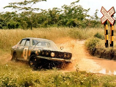 Ove Andersson - John Davenport
20º East African Safari Rally 1972. Datsun 1800SSS. Clasificado 12º.

Del 30 de Marzo al 3 de Abril, Dar es Salaam (Tanzania).
Superficie: tierra.

Desconocemos de cuantos kilómetros constaba la prueba.

Tomaron la salida 85 equipos, finalizaron 18.@
Palabras clave: Ove_Andersson;John_Davenport;Datsun;SSS;Safari;1972